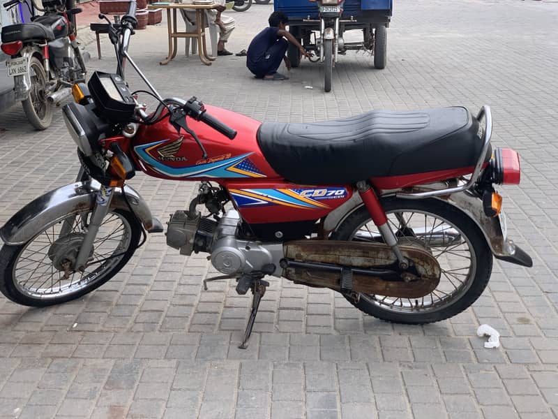 Honda CD70 6