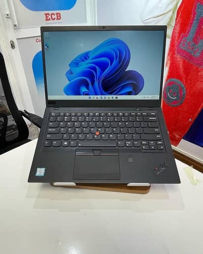 LENOVO X1 CARBON