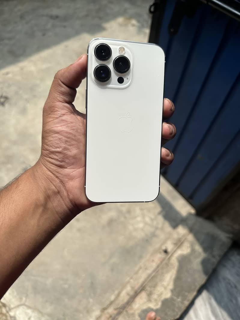 Apple iPhone 13 Pro 2