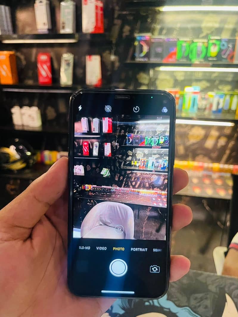 Apple iPhone X 5
