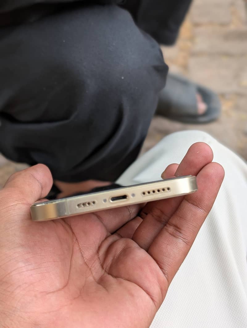 Apple iPhone 12 Pro Max 4