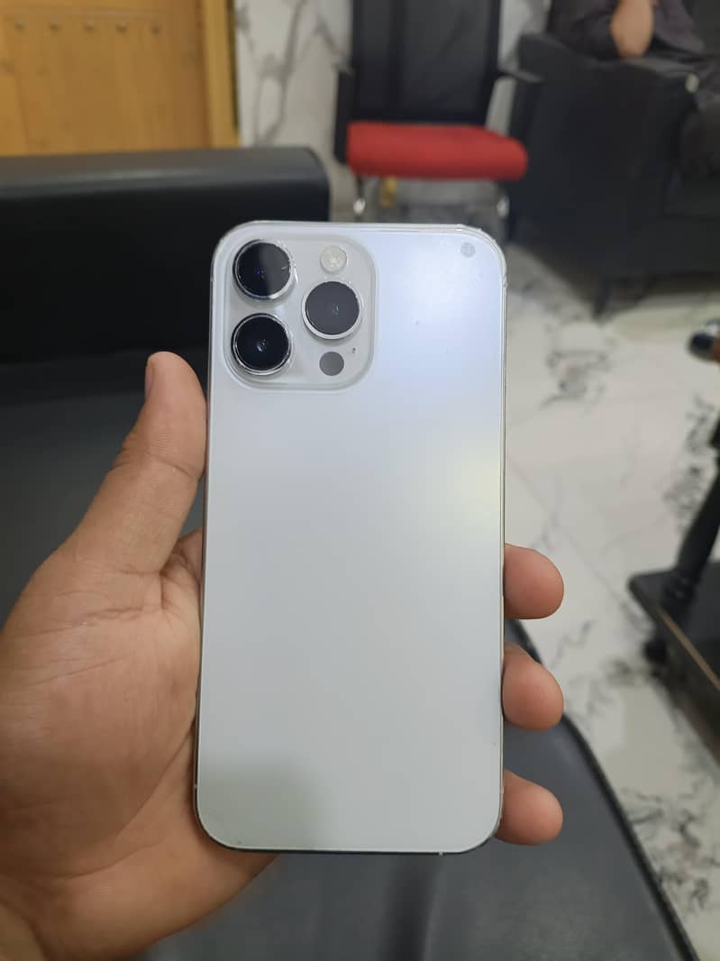 Apple iPhone 14 Pro Max 4