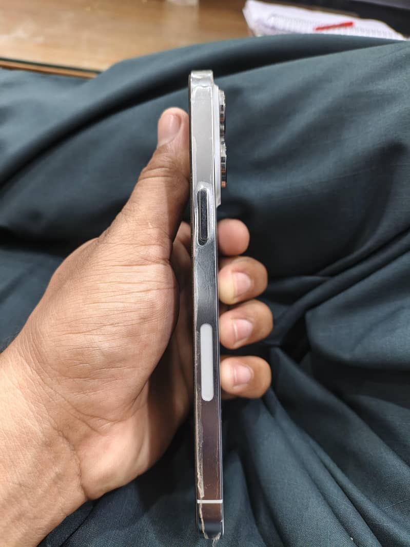 Apple iPhone 14 Pro Max 6