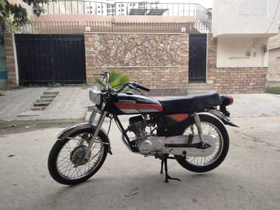 cg 125 ganion pr taiyar hue WI hai