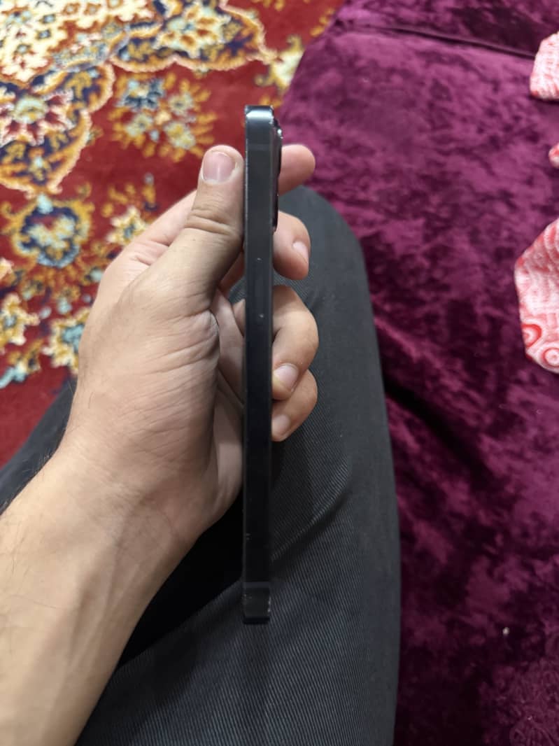 Apple iPhone 13 9