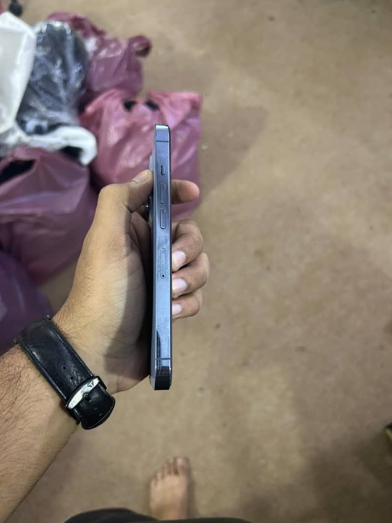 Apple iPhone 13 Pro 2