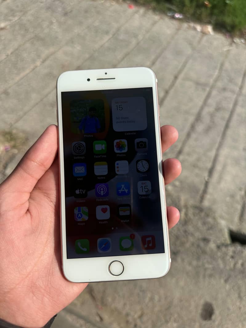 Apple iPhone 7 Plus 1