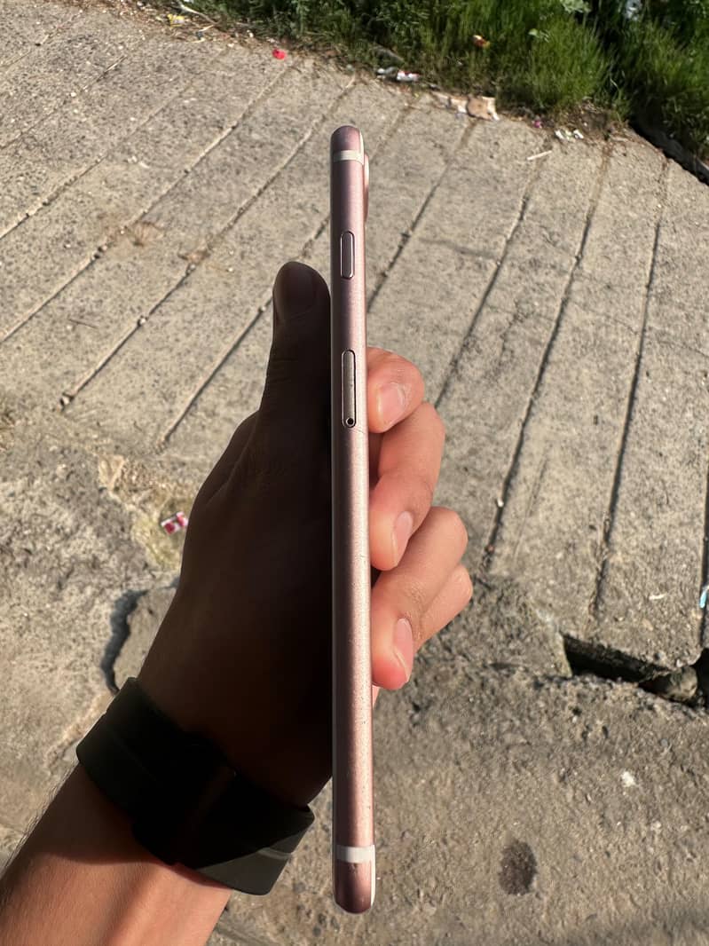 Apple iPhone 7 Plus 3