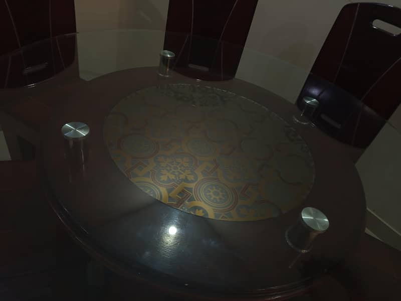 round dining table 6 sitter 2