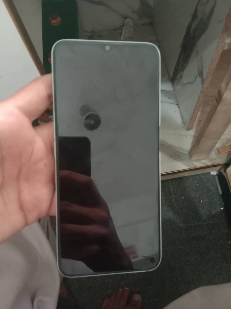 Realme C35 1