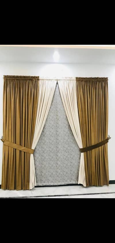 Velvet curtains All Color available. Whatsapp 03403064855 Light House.