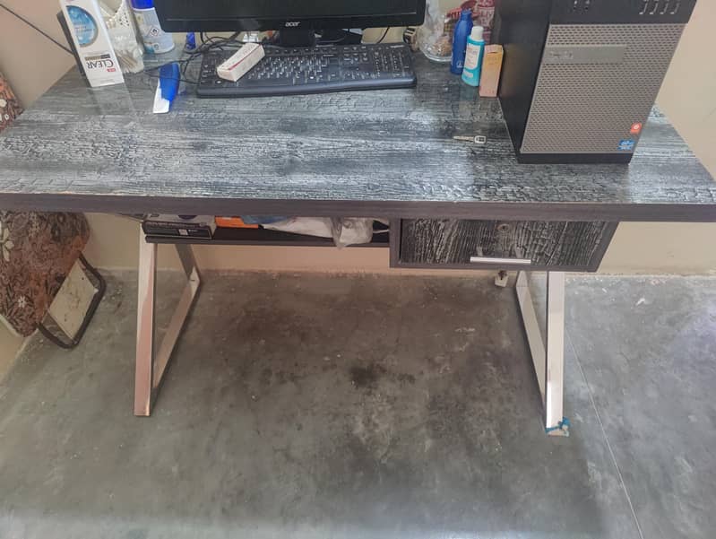 Computer Gaming Table 0