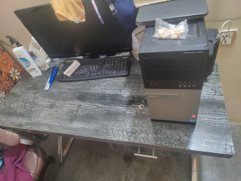 Computer Gaming Table 2