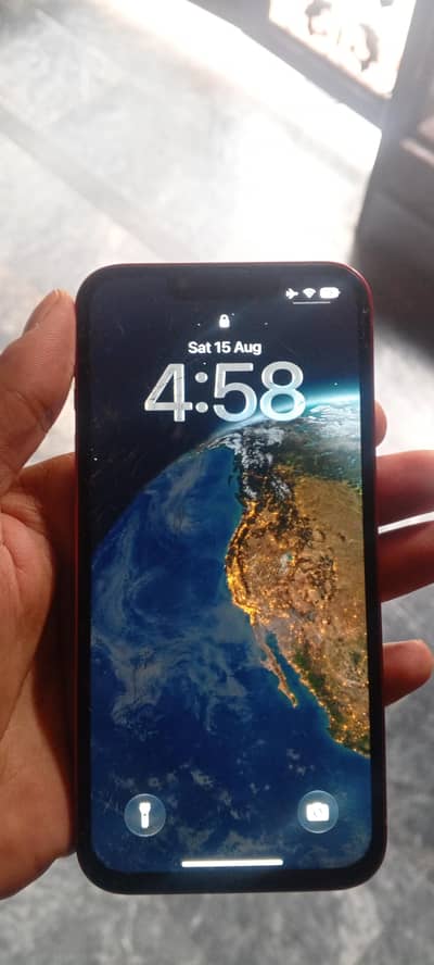Apple iPhone 13