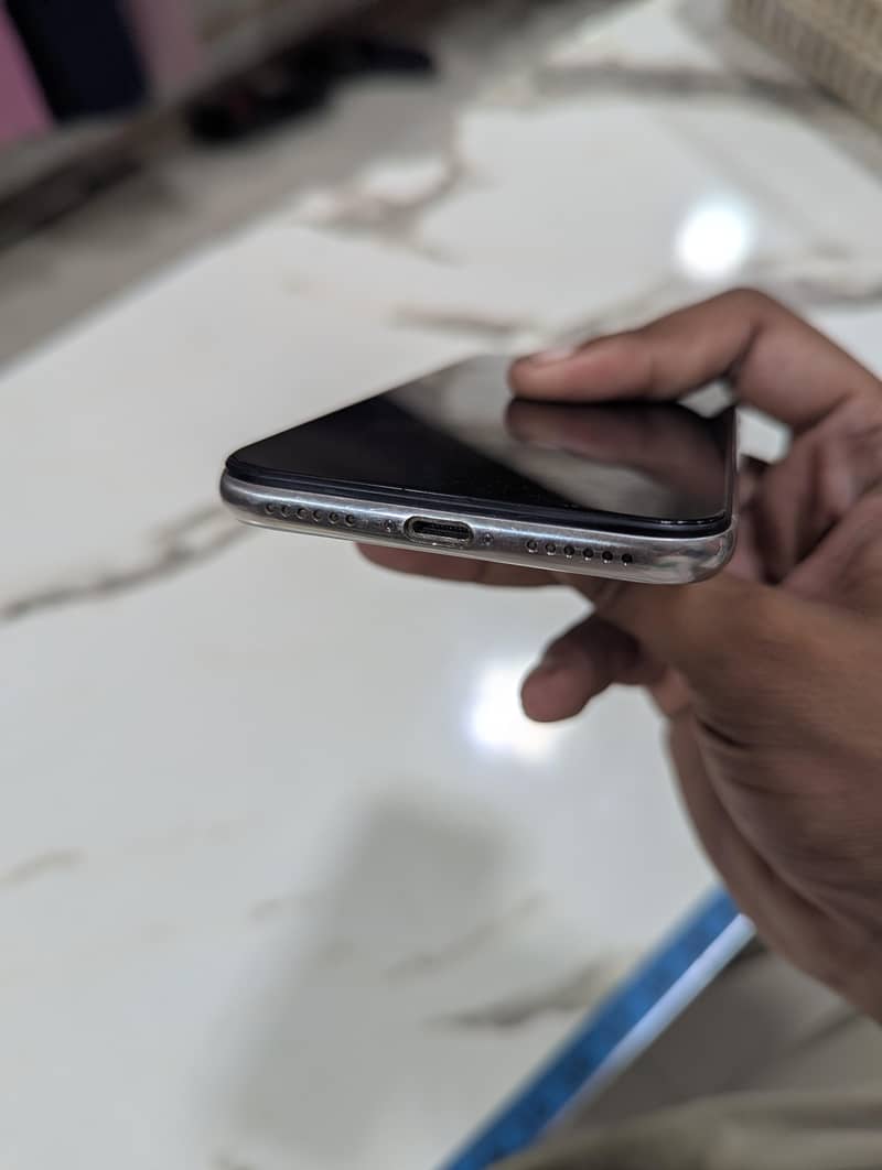 Apple iPhone X 5