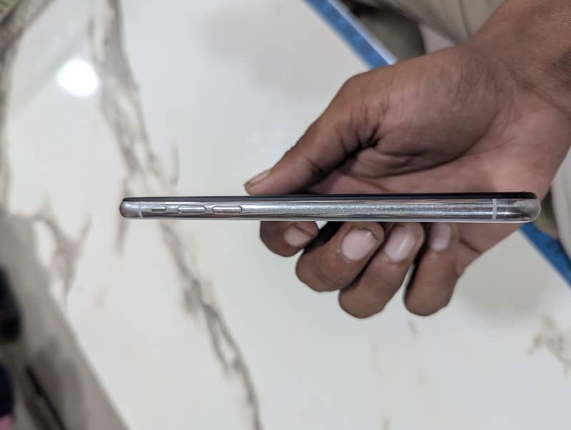 Apple iPhone X 6