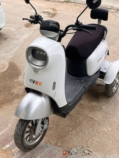 Evee Nisa 3 Wheeler