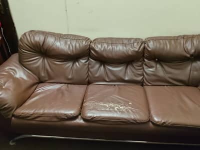 5 seater leather sofa in good condition for sale