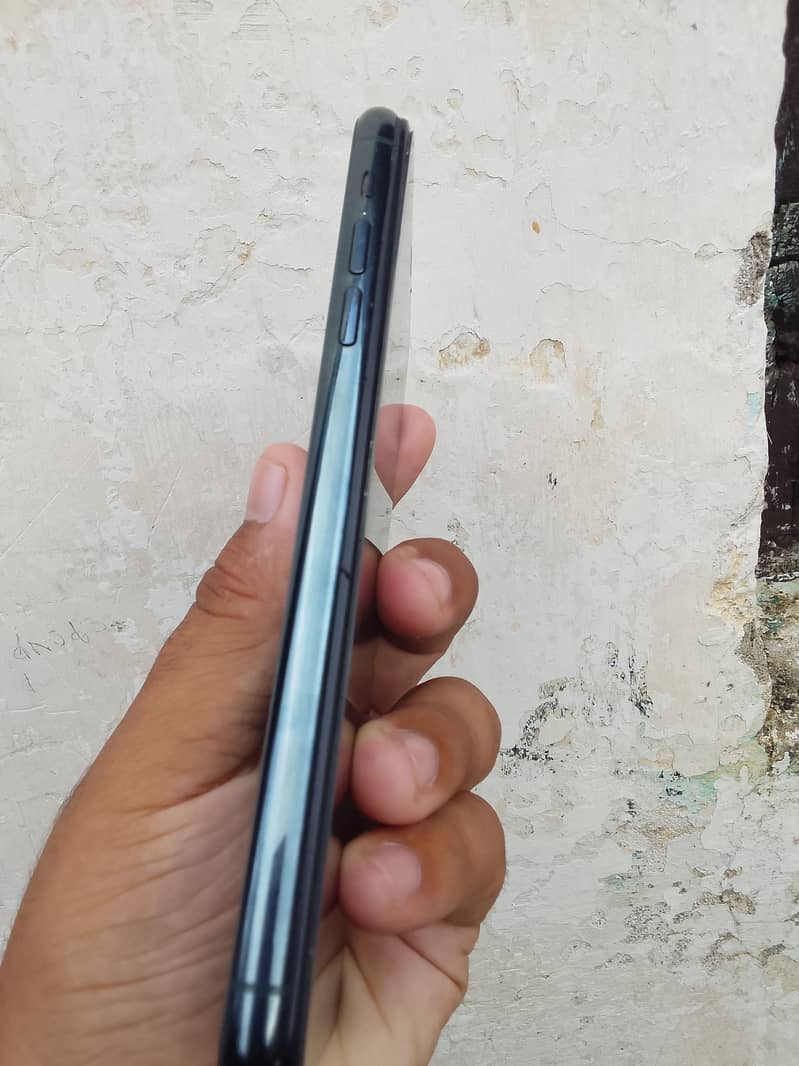 Apple iPhone 11 Pro Max 0