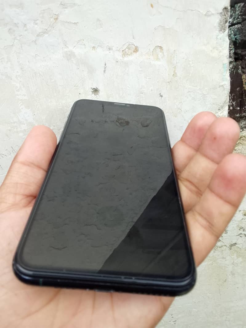 Apple iPhone 11 Pro Max 6