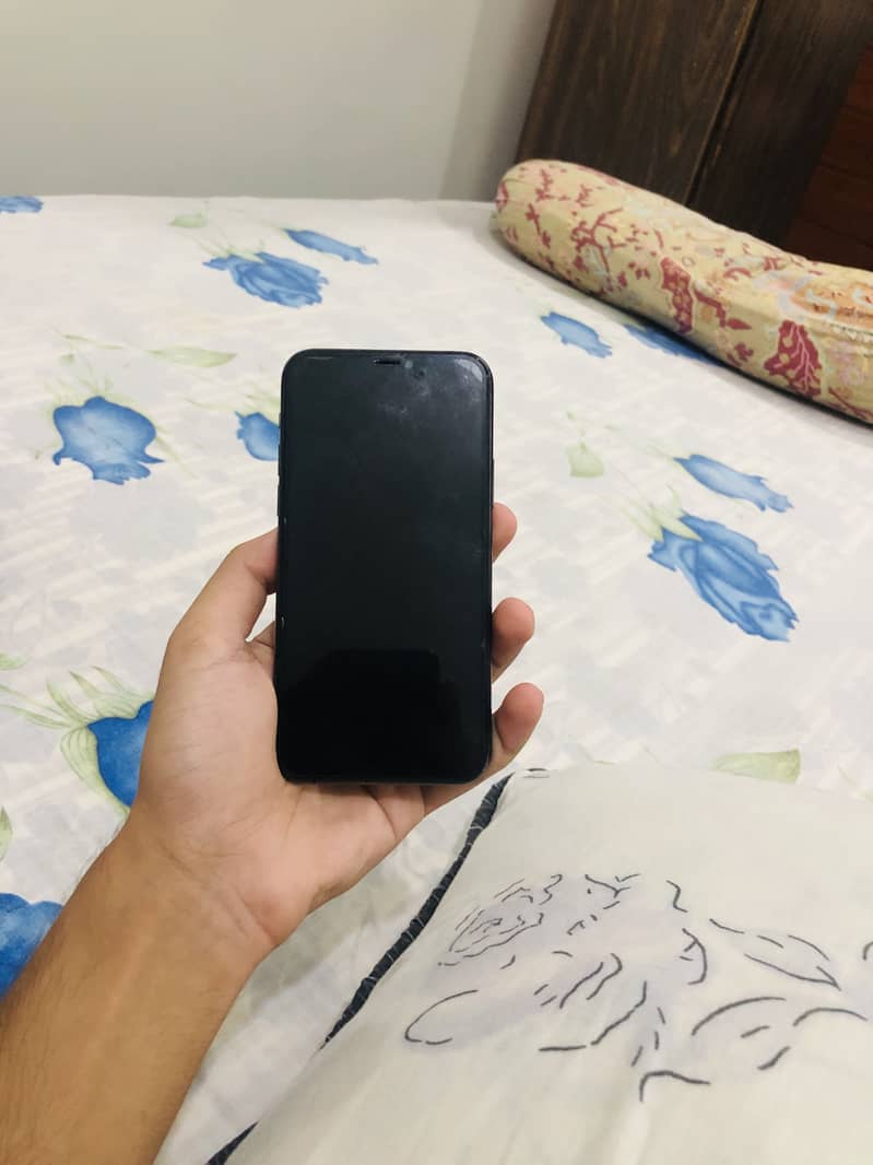 Apple iPhone 11 Pro 1