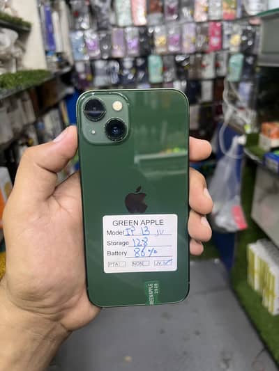 Apple iPhone 13