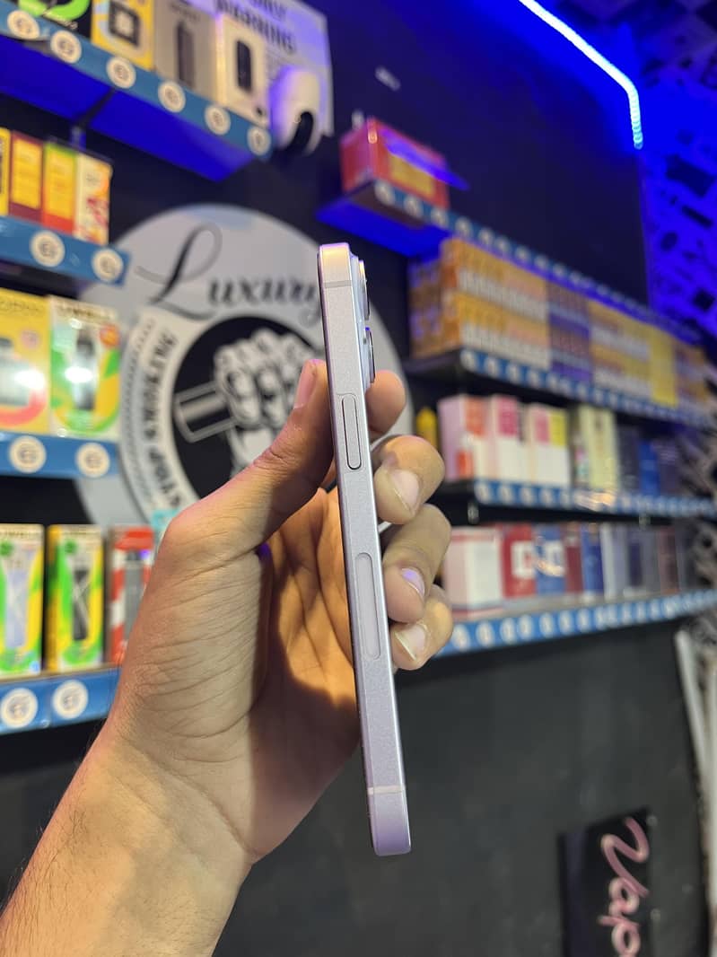 Apple iPhone 14 3