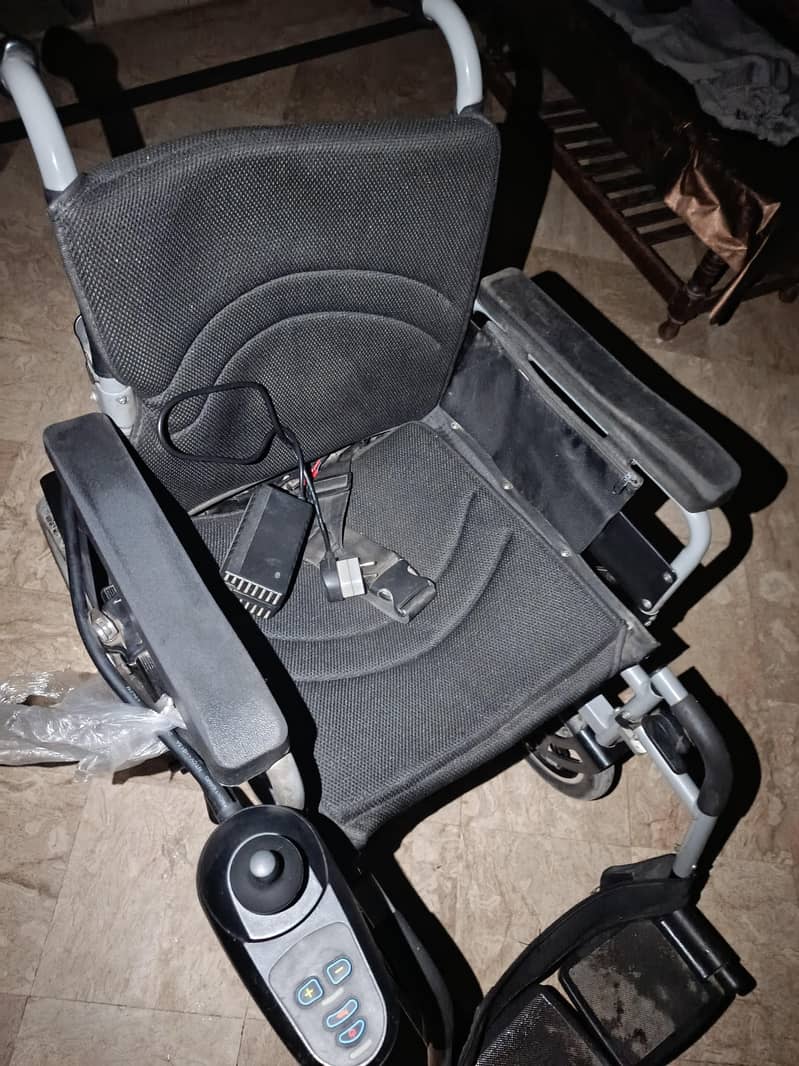 electric wheelchair 2