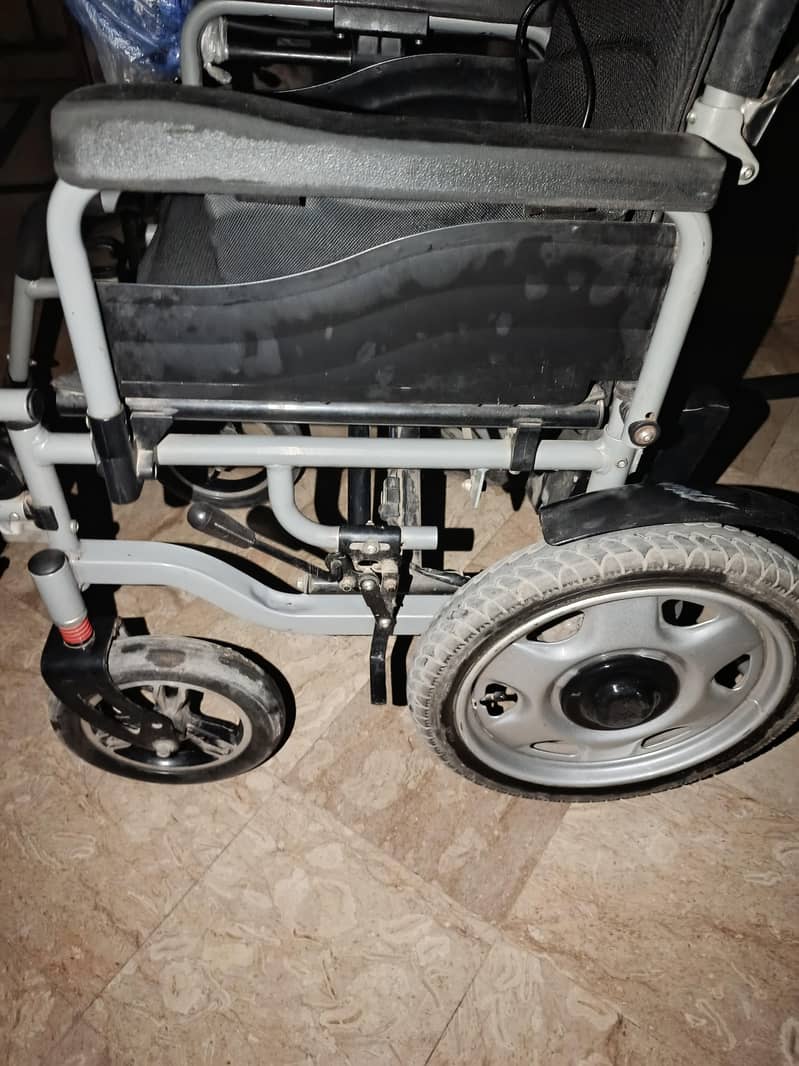 electric wheelchair 3