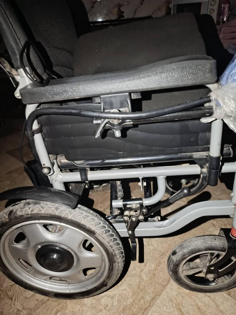 electric wheelchair 5