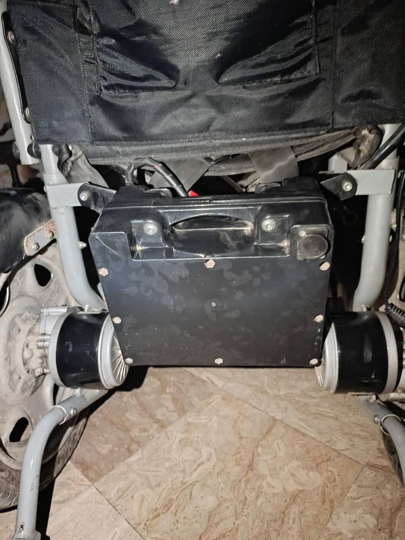 electric wheelchair 6