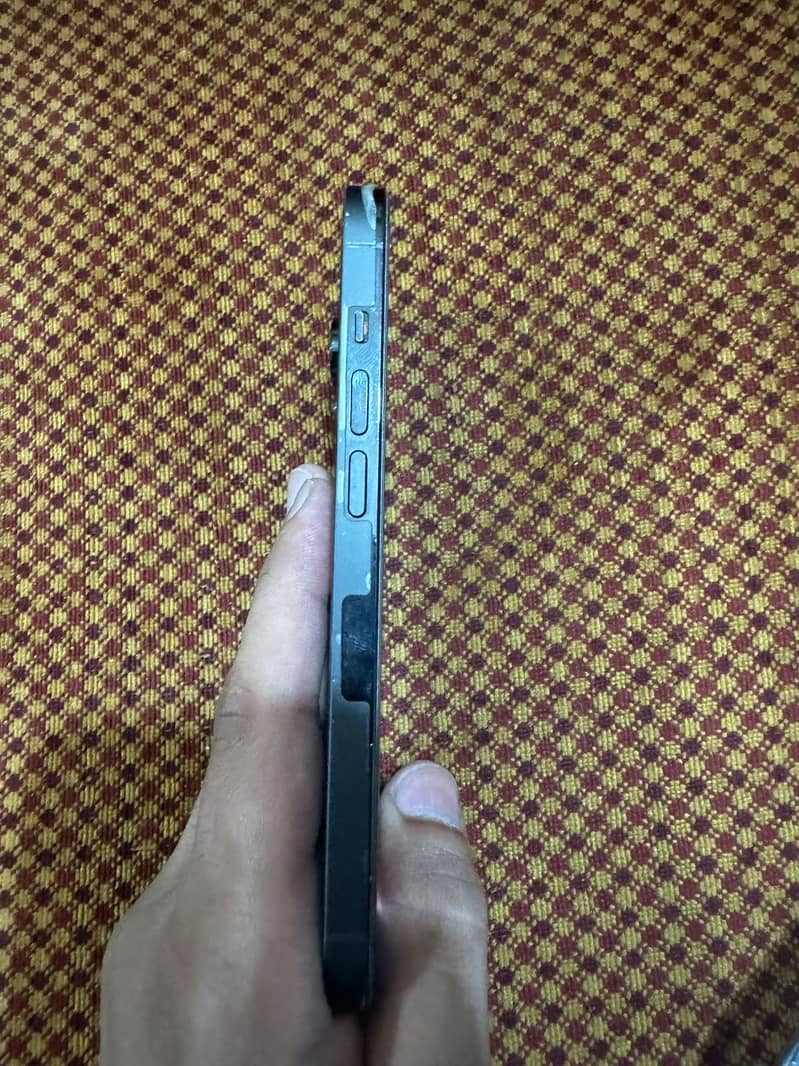 Apple iPhone 14 Pro 3