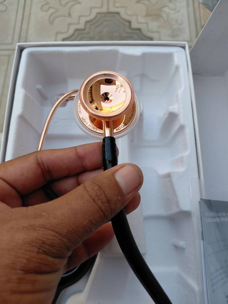 MDF stethoscope 10