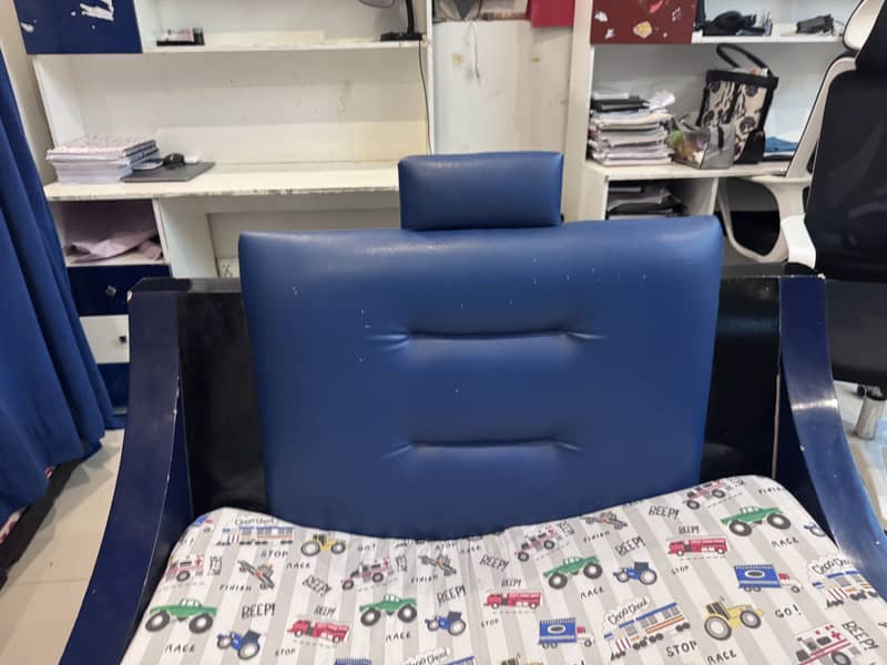 Single car bed with side table 0