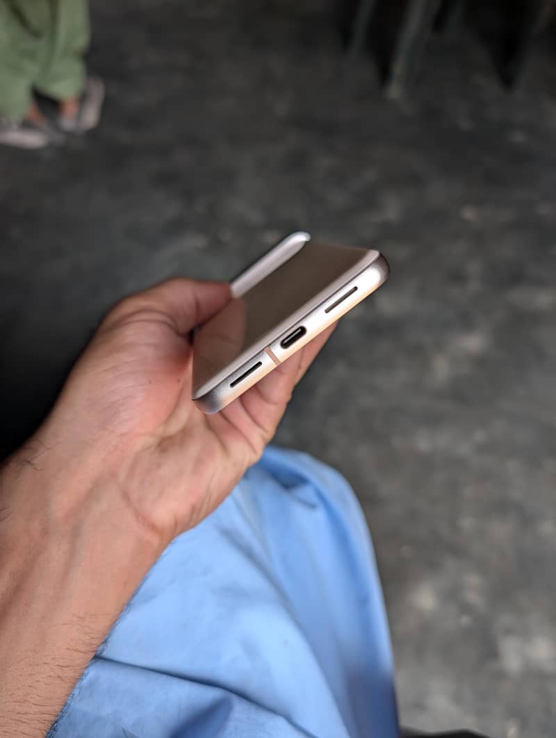 Google pixel 8 1