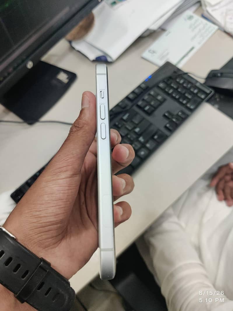 Apple iPhone 15 3