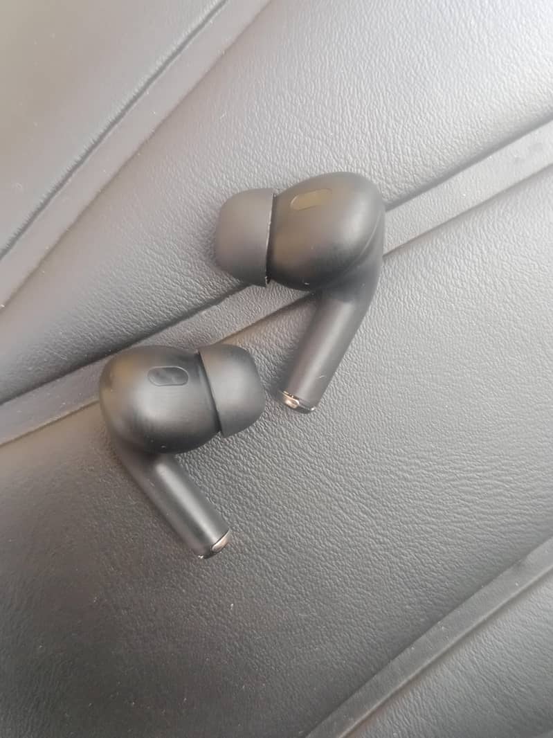 earbuds 0