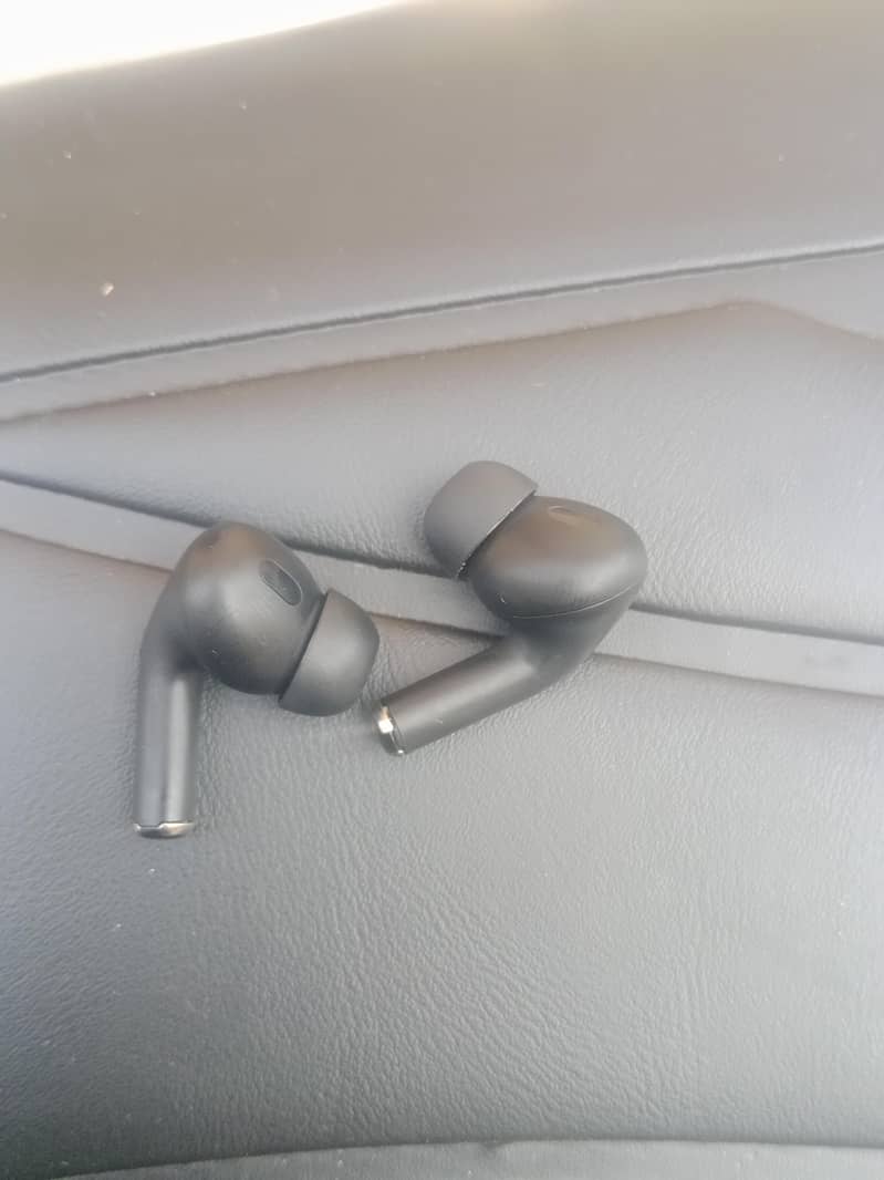 earbuds 2