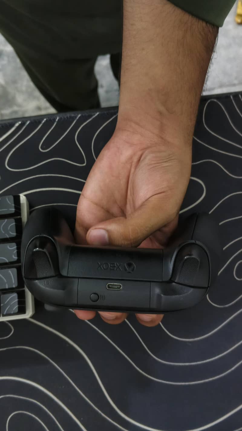 Xbox series X controller 2