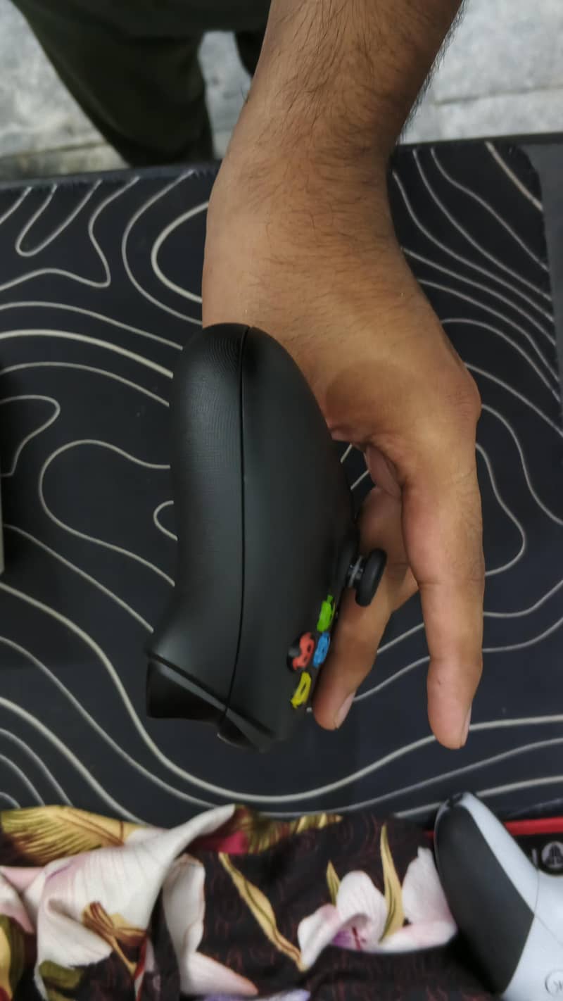 Xbox series X controller 3