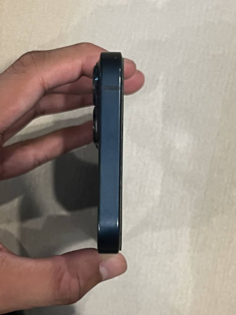 APPLE IPHONE 13 4