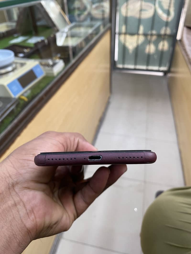 Apple iPhone 7 Plus 1