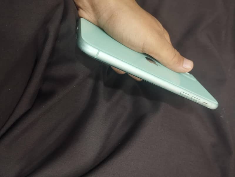 Apple iPhone 11 2