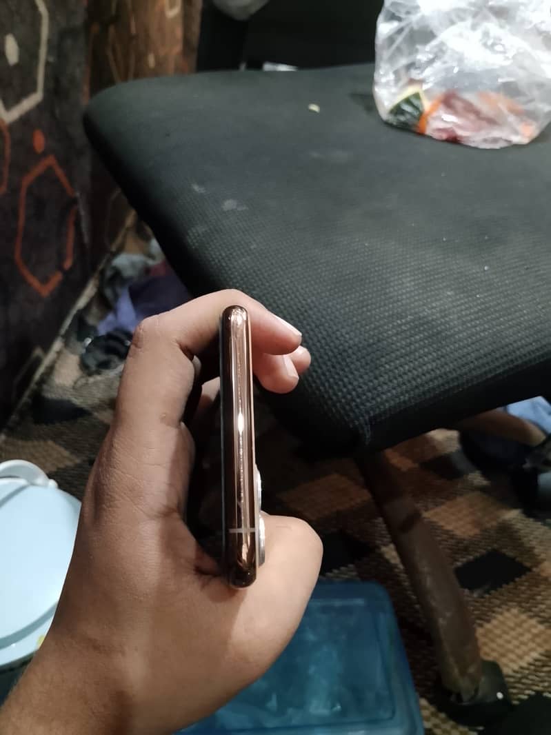 Apple iPhone 11 Pro Max 0