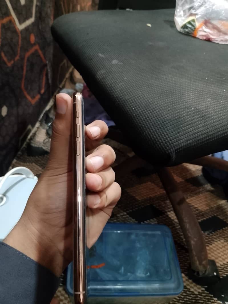 Apple iPhone 11 Pro Max 1