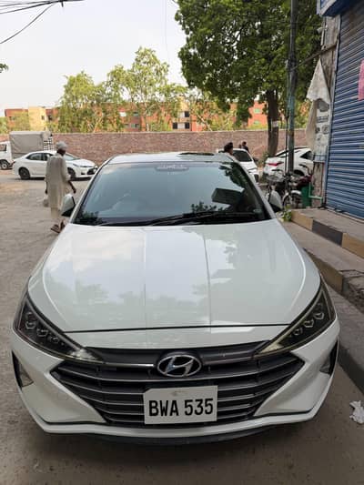 Hyundai Elantra (2021) model