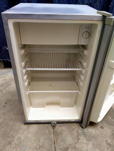 mini Fridge excellent condition