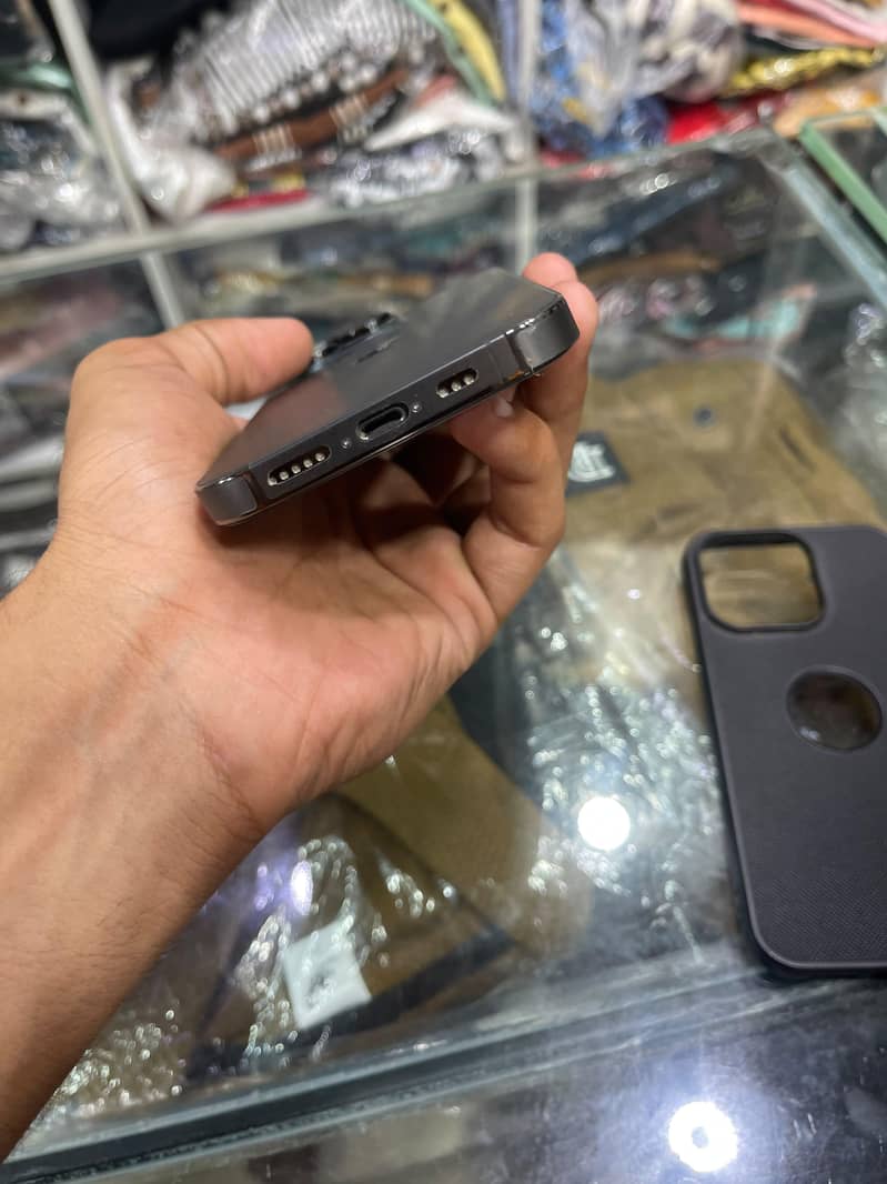 Apple iPhone 13 Pro 1