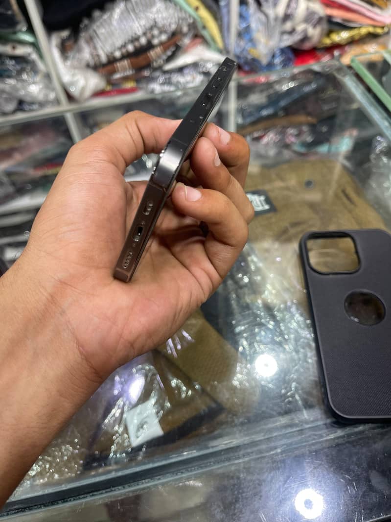 Apple iPhone 13 Pro 2