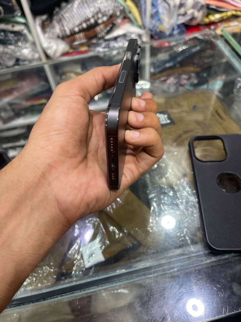 Apple iPhone 13 Pro 3